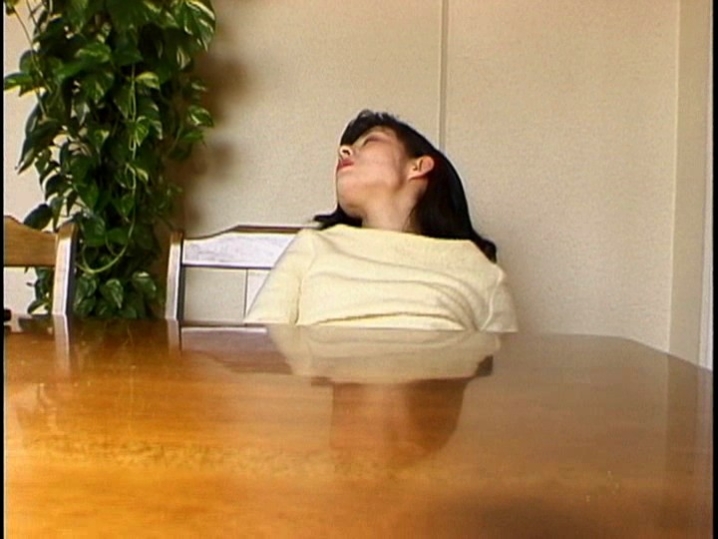 MVO-002/104mvo00002のキービジュアル
