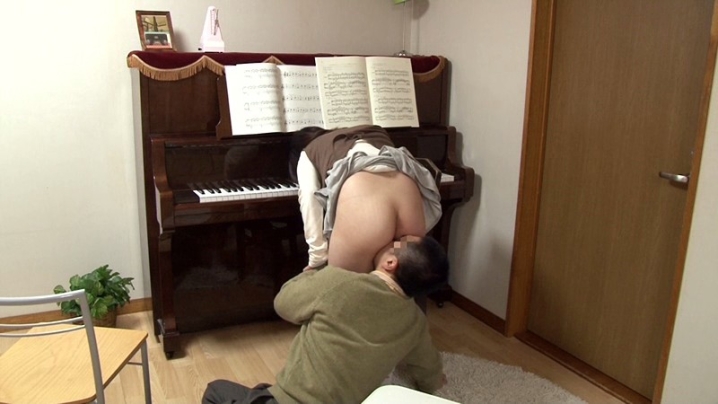 SCR-010/12scr00010のティザービジュアル2