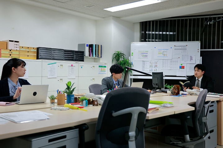 SILKS-096/1silks00096のティザービジュアル2