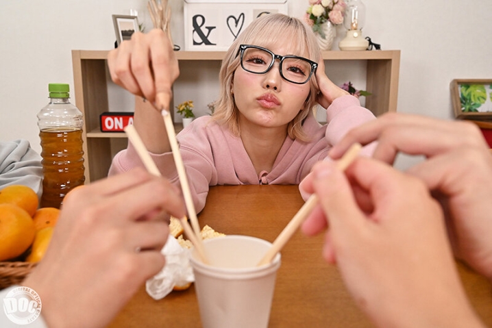 DEVR-013/h_1711devr00013のティザービジュアル2