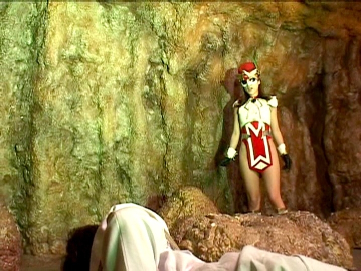 THM-01/h_173thm00001のティザービジュアル1