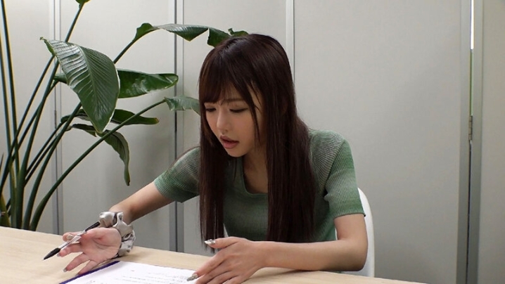 HTER-002/hter00002のティザービジュアル1