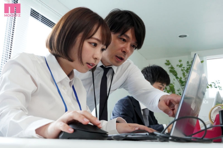 MIDV-246/midv00246のキービジュアル