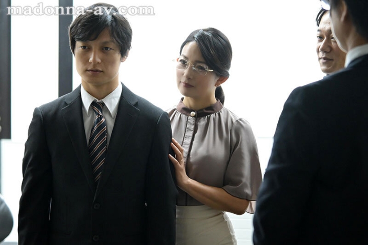 ROE-329/roe00329のキービジュアル