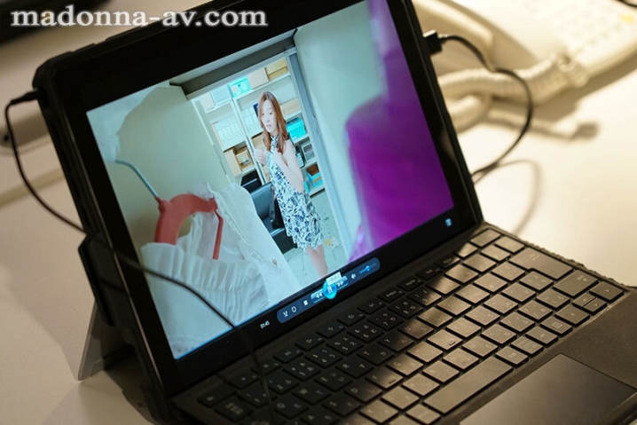 ROE-330/roe00330のキービジュアル