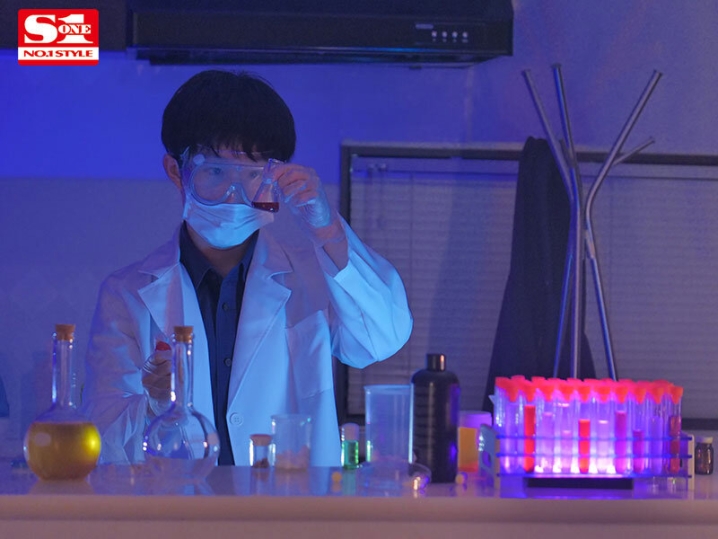 SONE-389/sone00389のキービジュアル